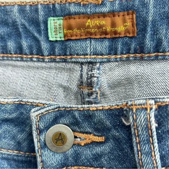 Women’s Aura by Wrangler Low Rise Bootcut Medium Wash Riding Jeans / 4P Tall - Picture 9 of 9